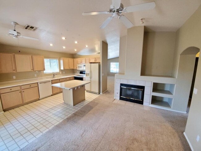 Building Photo - 6591 W Blythe Pl