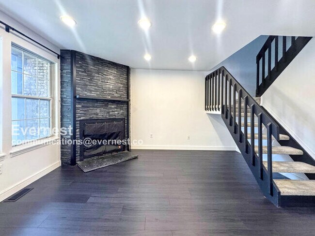 Building Photo - 9694 W Chatfield Ave