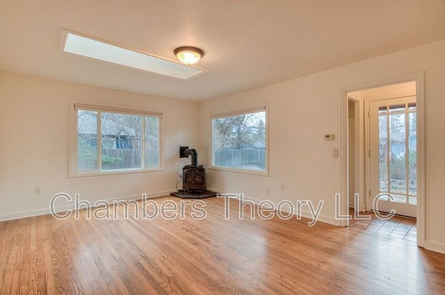 Building Photo - 1252 NW Milwaukee Ave