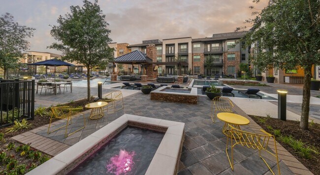 Building Photo - Beautiful Studio Home! Great Savings!