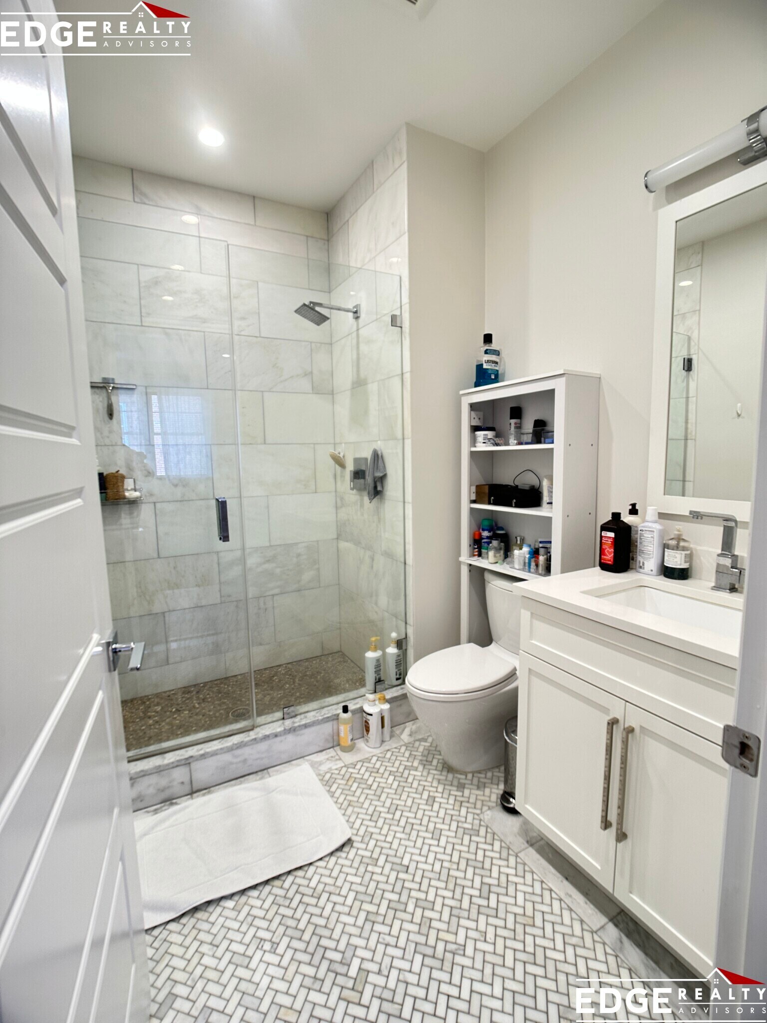 Building Photo - 146 W 8th St