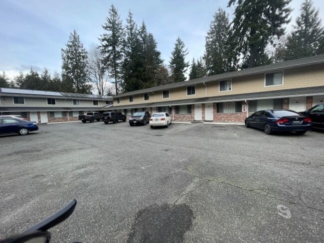 Building Photo - 2Bd/1.5Ba Lynnwood Townhouse
