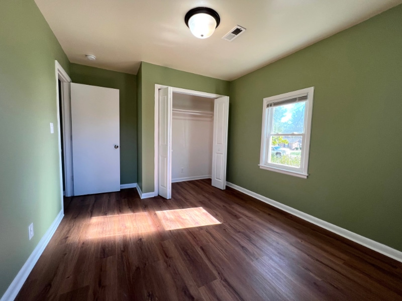 Building Photo - 3004 Sheddan Dr