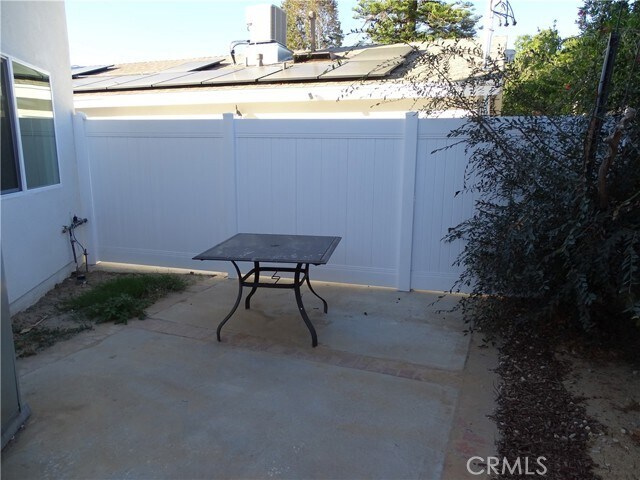 Building Photo - 16432 Halsted St