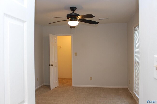 Building Photo - 364 Oakland Rd