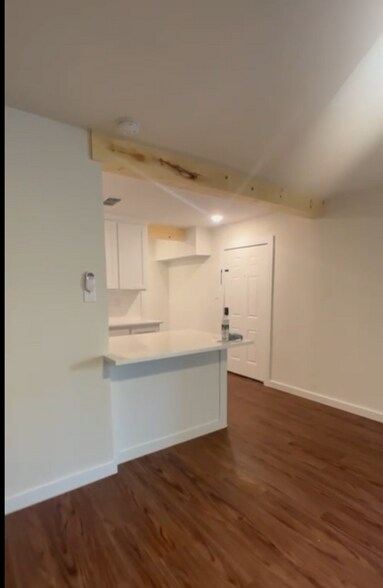 Building Photo - 228 Avenue F