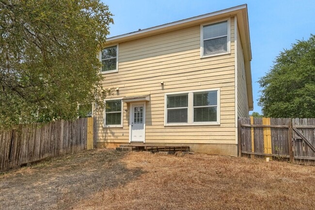 Building Photo - 2515 Allred Dr