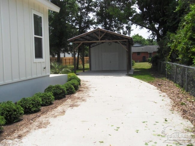 Building Photo - 3003 E Blount St