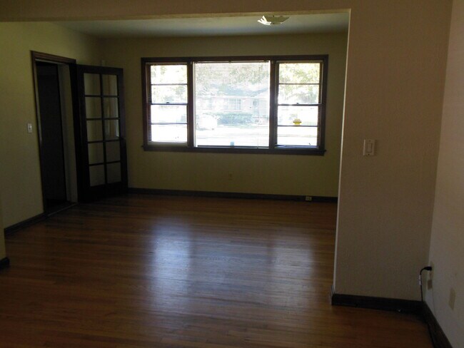 Building Photo - 7536 Epperson Ave