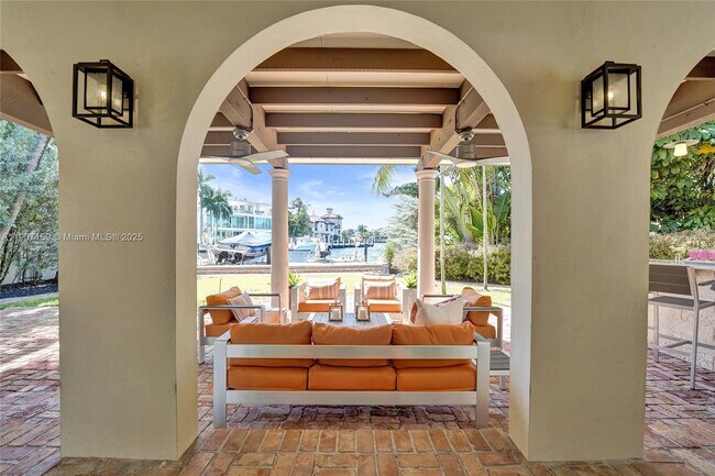 Building Photo - 2035 NE 31st Ave