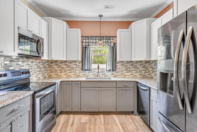 Building Photo - 310 Cedar Island Trail