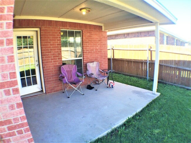 Building Photo - Inviting 3 Bed 2 Bath Home!