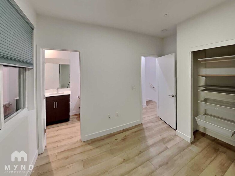 Building Photo - 3959 Wattling St