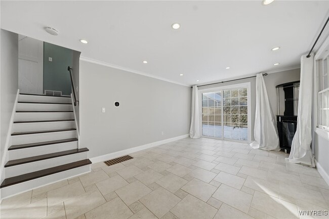 Building Photo - 151 Conant Dr