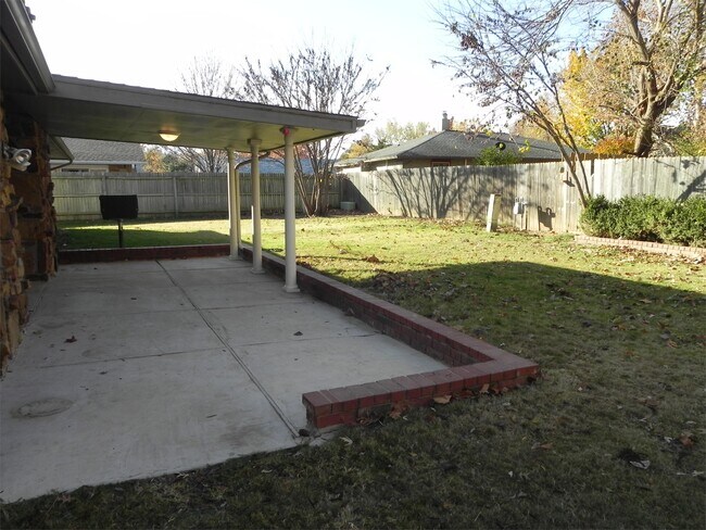 Building Photo - 7834 S 72nd E Ave