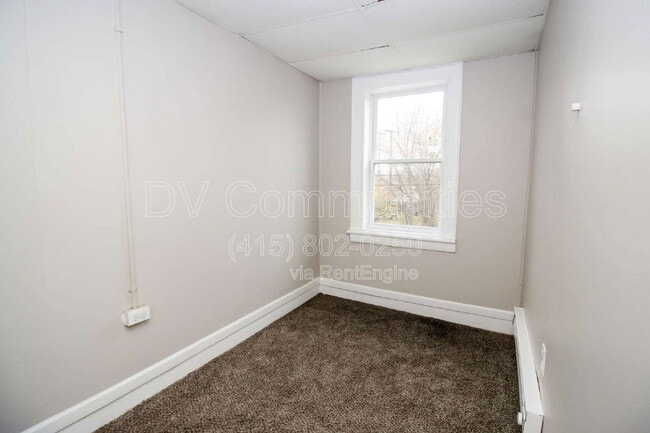 Building Photo - 2947 E 57th St