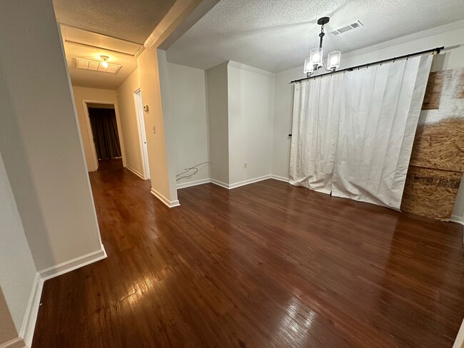 Building Photo - 3535 Farwood Dr