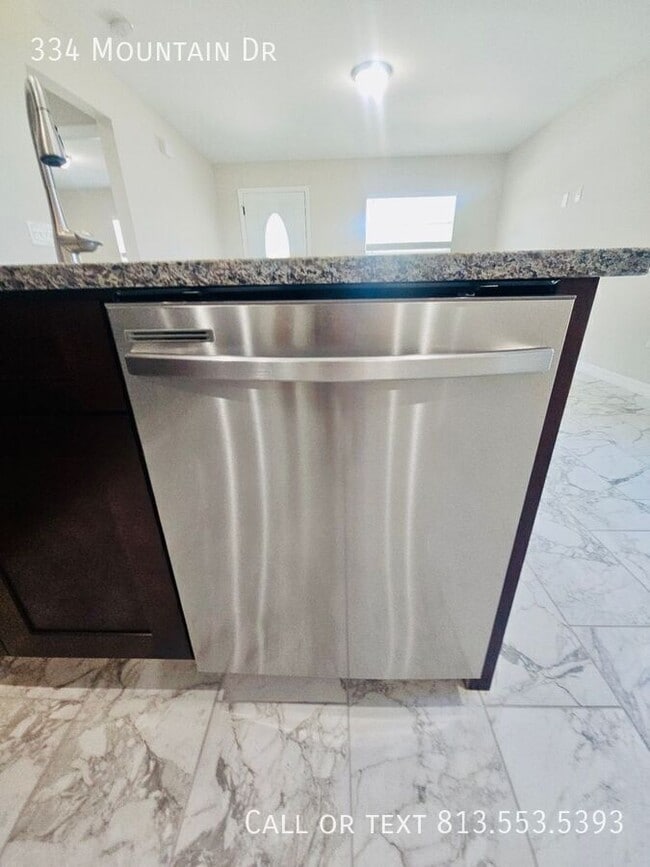 Building Photo - 334 Mountain Dr