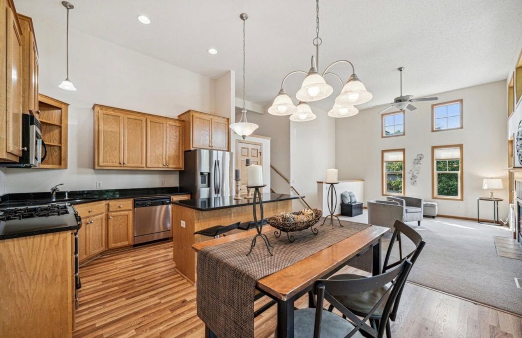 Building Photo - 8315 Cedarview Cir