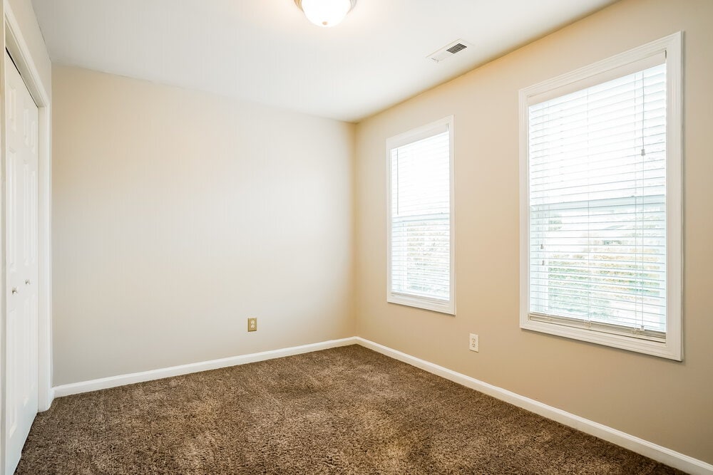 Building Photo - 146 Willowbrook Cir