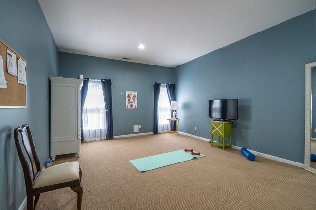 Building Photo - Luxury Golf Course Town Home with Master S...