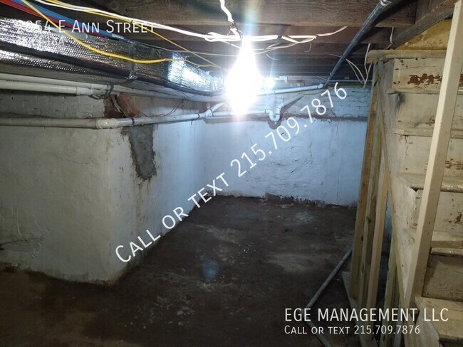 Building Photo - 2054 Ann St