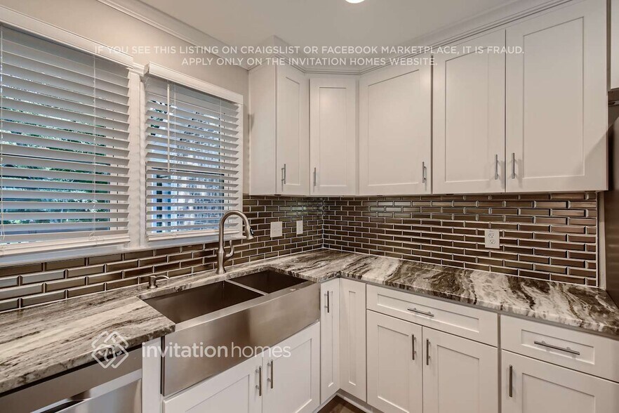 Building Photo - 6837 Van De Rohe Dr