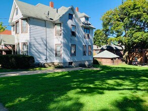 Building Photo - 2014 Kendall Ave