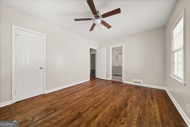 Building Photo - 1935 Handley Ave SW