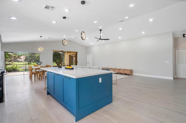 Building Photo - 8031 Nadmar Ave