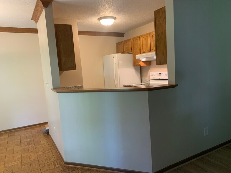 Building Photo - 3590 Blue Jay Way