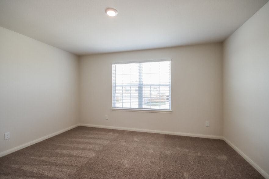 Building Photo - 8414 Bermuda Blue Rd