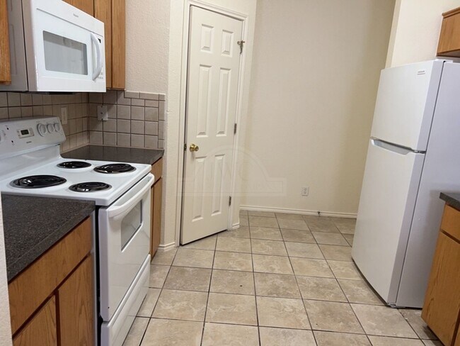 Building Photo - 4303 Elms Run Cir