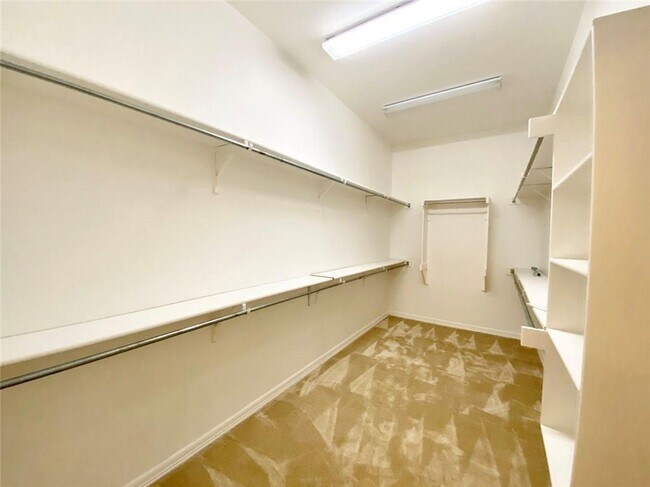 Building Photo - 2806 Cool River Loop