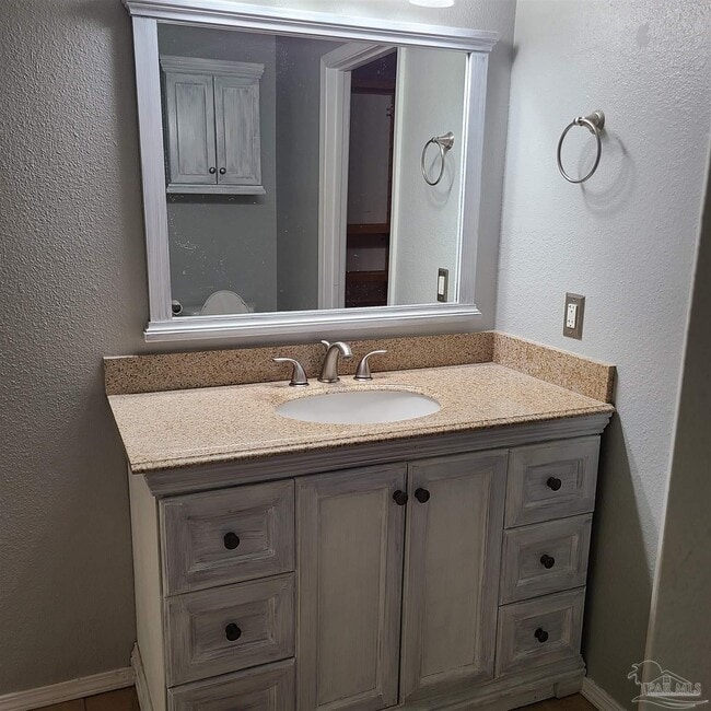 Building Photo - 325 Mirabelle Dr