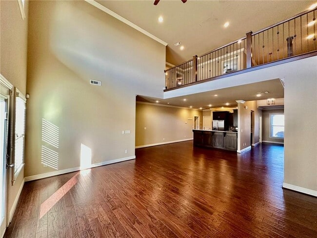 Building Photo - 6613 W Valley View Rd