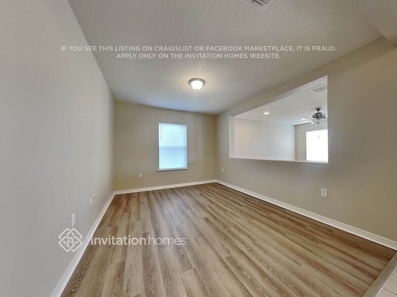 Building Photo - 11135 Running Pine Dr