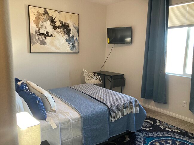 Each room has desk TV and desk - 24734 Silver Stone Ct