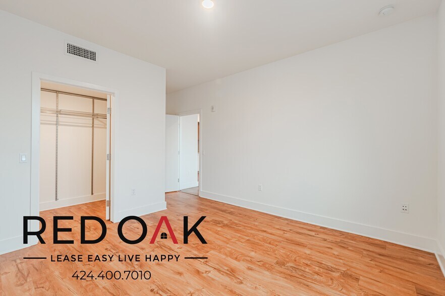 Building Photo - 5727 La Mirada Ave