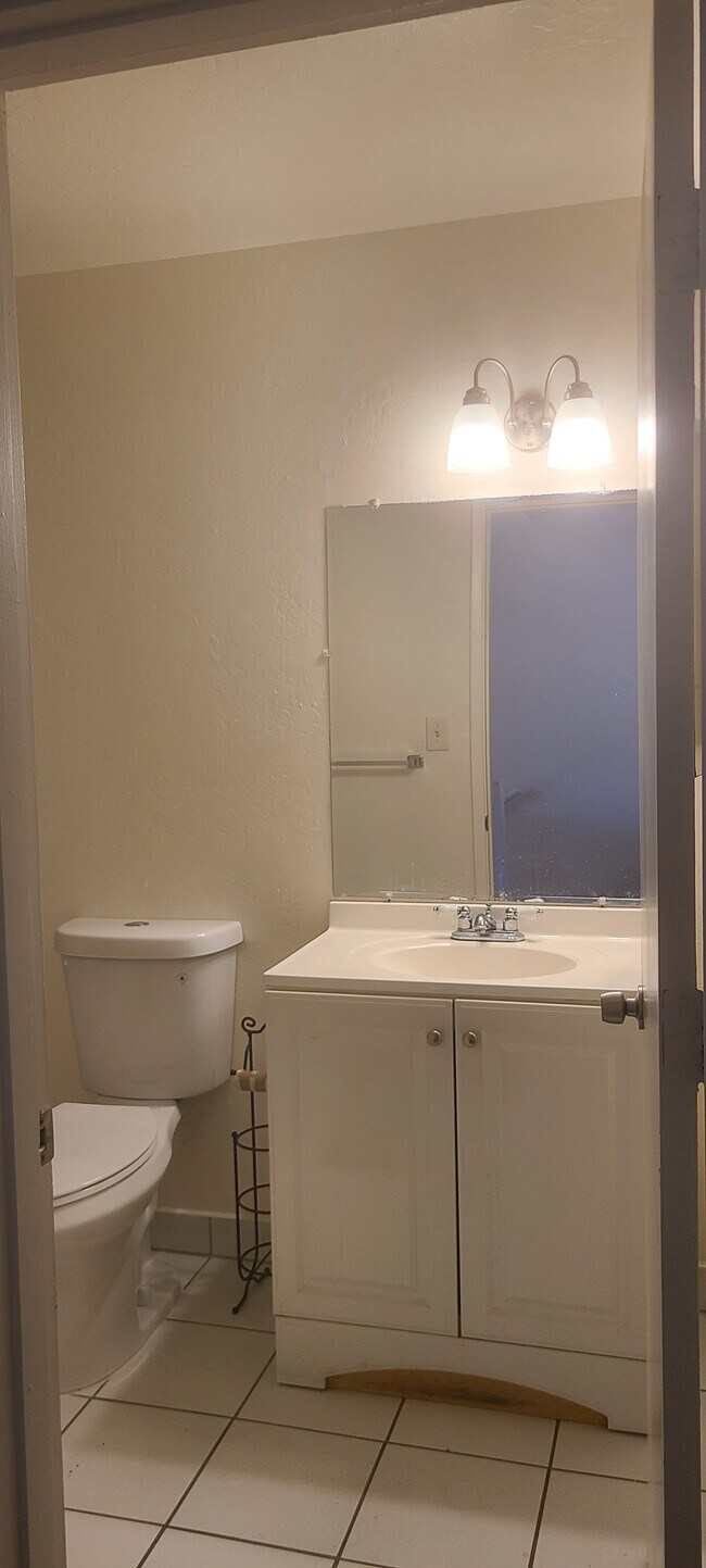 Building Photo - 8090 Greenridge Dr