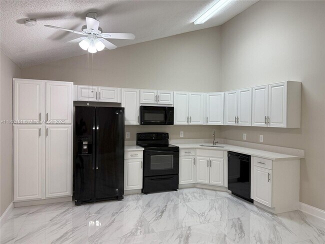 Building Photo - 5416 Eagle Lake Dr