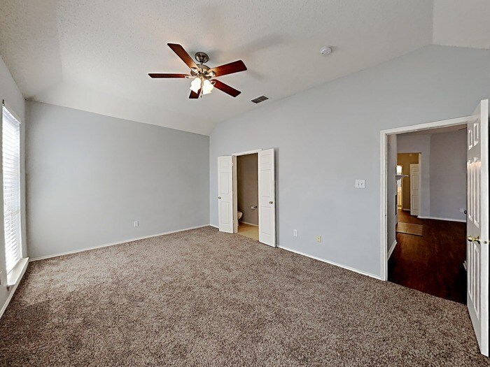 Building Photo - 4890 Lodgepole Ln