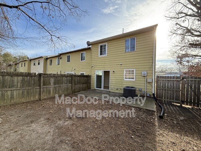 Building Photo - 733 Bellows Ave