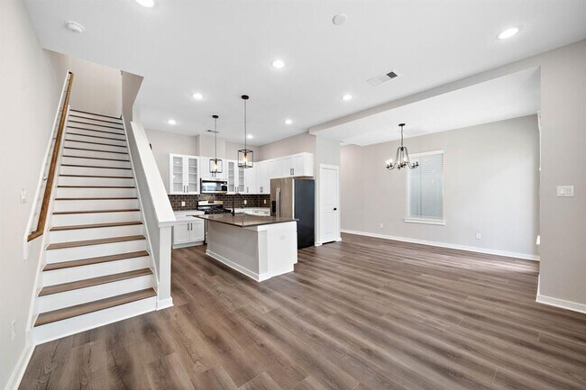 Building Photo - 8474 Berry Grn Ln