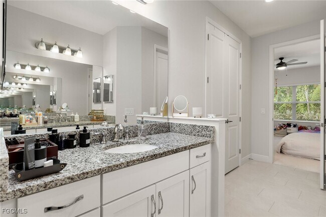 Building Photo - 11755 Solano Dr