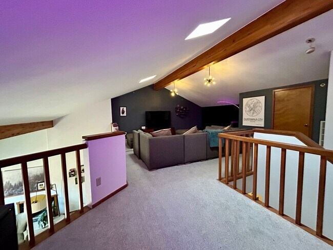 Building Photo - Spacious 2Bd/2.5Ba Luxury Loft-Style Condo...