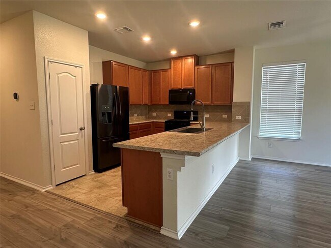 Building Photo - 6240 Mantalcino Dr