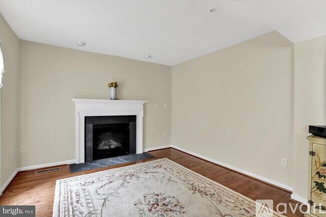 Building Photo - 822 Blossom Dr