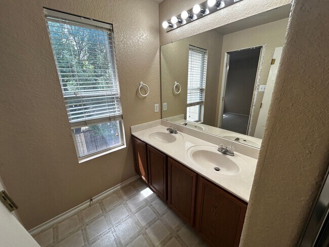 Building Photo - 4510 Cornudo Ridge