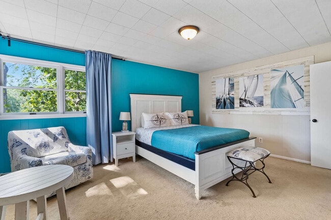 Building Photo - 1345 Long Creek Dr